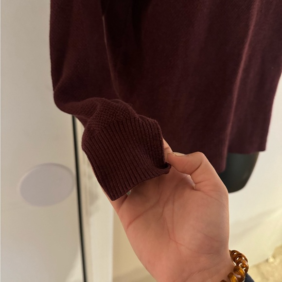 American Eagle Burgundy Crewneck Sweater Size M - Picture 7 of 8